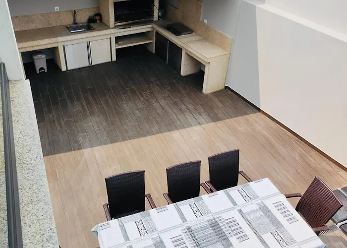 Domlina Luxury House Вилла Эшпозенди